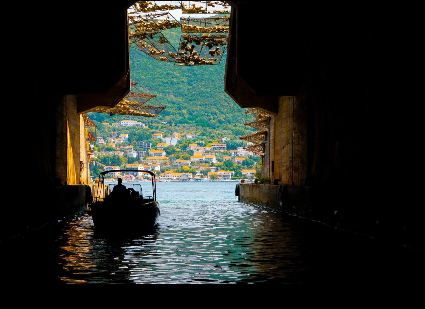 Kotor: Tur til Den Blå Grotte, ubådebasen og Lady of the Rocks