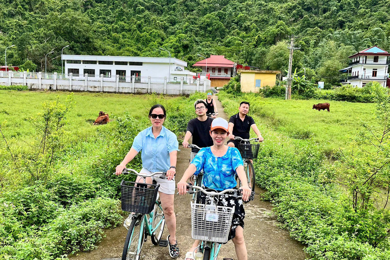 河内/卡巴兰哈湾游轮 - 皮划艇、按摩浴缸、滑水道河内/吉婆兰哈湾游船之旅：皮划艇、按摩浴缸、滑水道