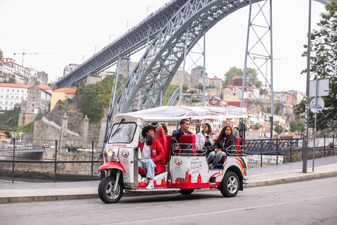 Porto : Histoire et vues incroyables en tuk tukPorto : Tuk Tuk Tours 2h