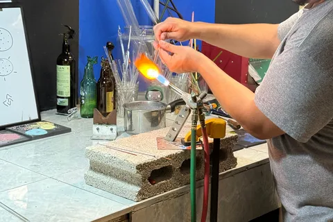 San Juan: lezione di soffiatura del vetro e studio tour