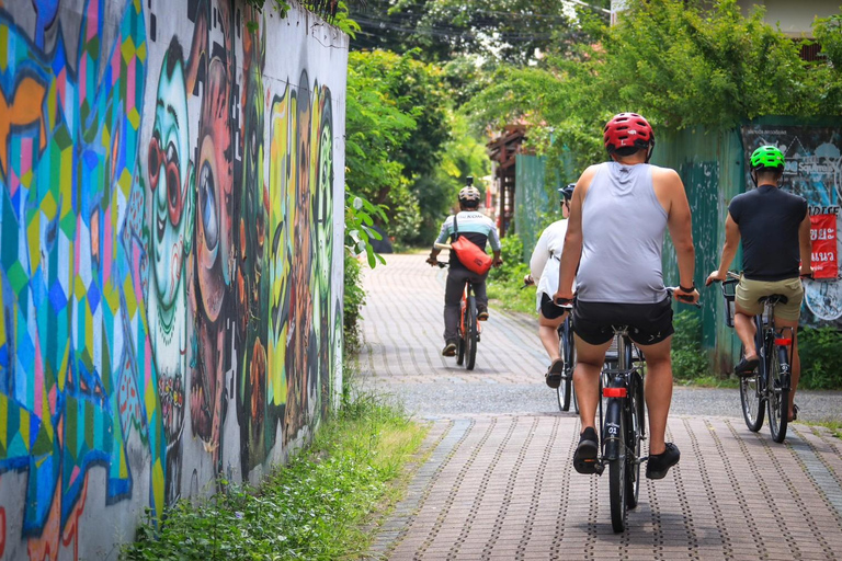 Chiang Mai: Excursión de medio día en bicicleta por el casco antiguo