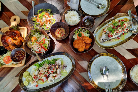 Phuket: Thai Dining Experience at Three Monkeys Restaurant Thai Set Menu for 2 - Set D