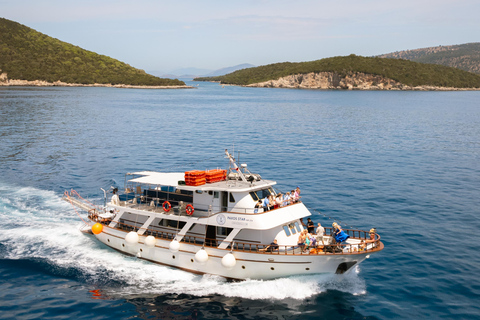 Private day cruise to the Blue lagoon with lunch and drinks! Departure from Benitses marine or Lefkimmi port.