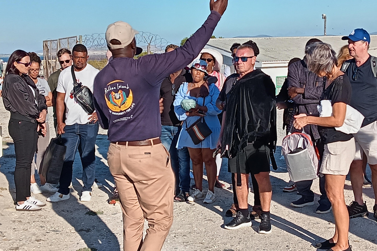 Cape Town: Table Mountain, Robben Island, & Dinner Tour