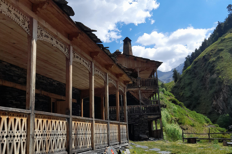 Tbilisi: 3-Day Tusheti 4x4 Jeep Tour with Guesthouse Stay