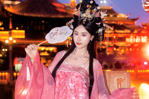 Shanghai: Yuyuan Garden Qipao & Hanfu Photoshoot Experience