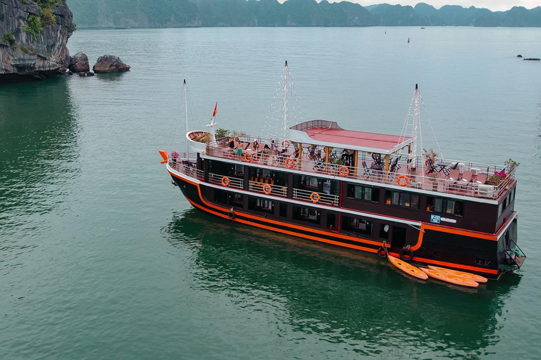 Hanoi: crociera di 2 giorni nella baia di Lan Ha e nell&#039;isola di Cat Ba BEST SELLER