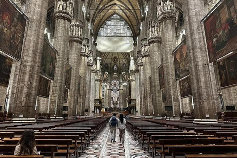 Milano: Guidad stadsrundtur med Duomo och valfri terrassSmågruppsresa med tillgång till terrass (hiss)