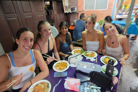 Bangkok: Hidden Gems Bike Tour to Street Food