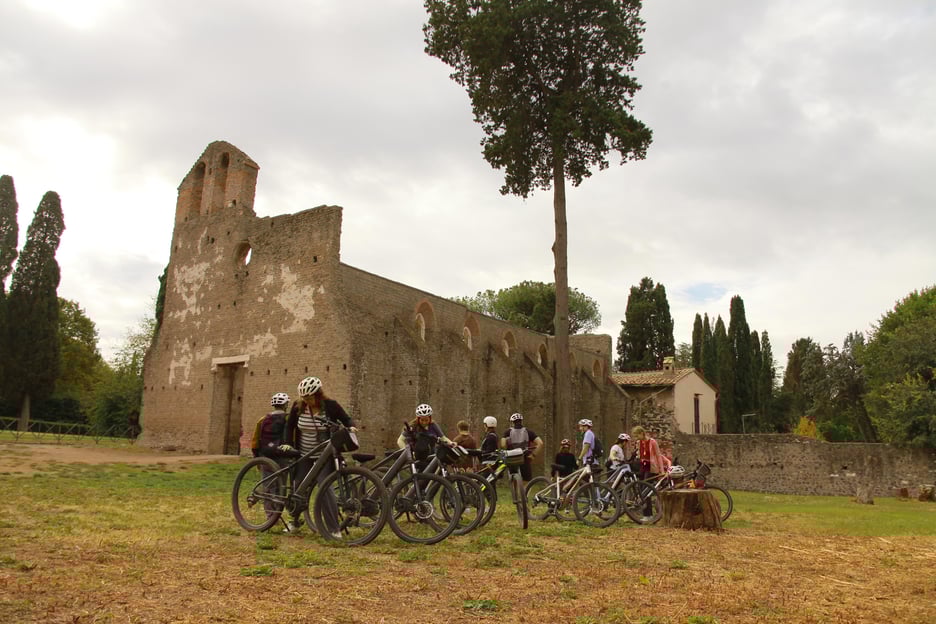 Roma: tour in bici delle catacombe sotterranee di Via Appia con pranzo