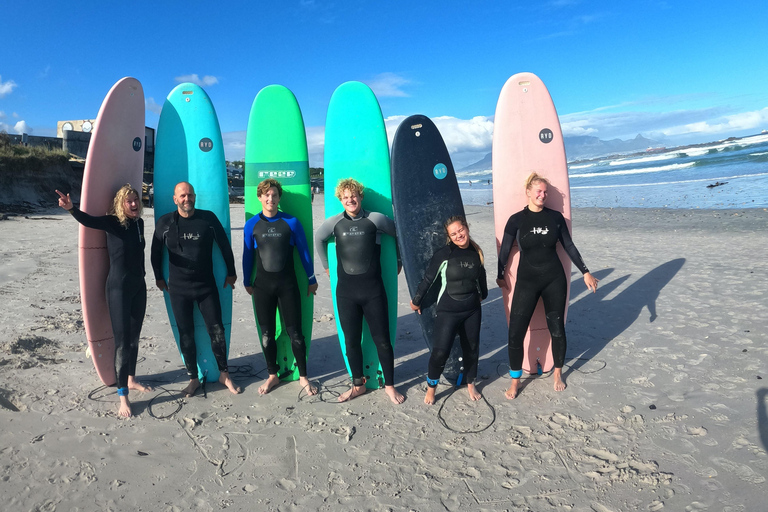 Cape Town:Learn to surf with the best view of Table Mountain