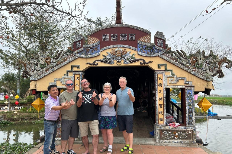 Hue Stadtführung mit privatem englischsprachigem FahrerHue Stadtführung mit dem Privatauto: Besuch von 3 Sightseeing-Plätzen