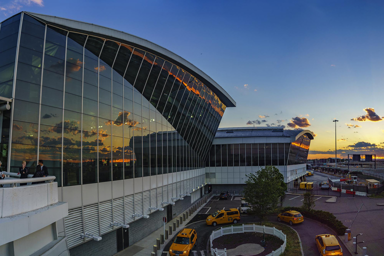 New York Manhattan:JFK EWR LGA Transfert privé à l'hôtelDe l'aéroport EWR à Manhattan en minibus (Max 5 Pax)