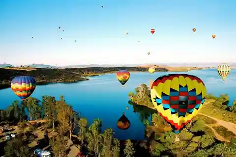 Temecula Valley: Heißluftballonfahrt bei Sonnenaufgang mit Champagner