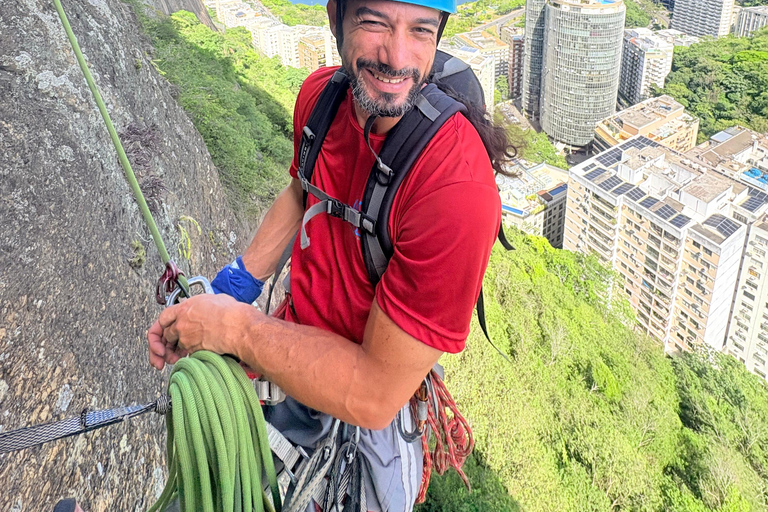 Rio de Janeiro: Rock Climbing in Copacabana Rio de Janeiro: Climbing in Copacabana