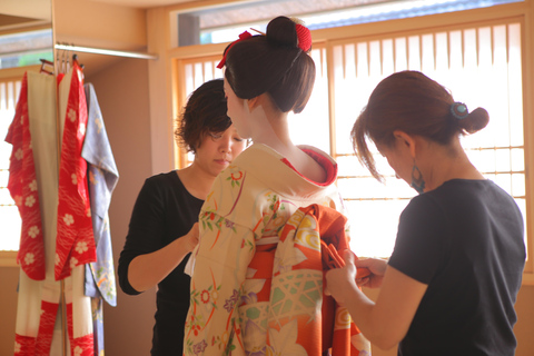 Tempio di Kyoto Kiyomizu: servizio fotografico di coppia Maiko e Samurai