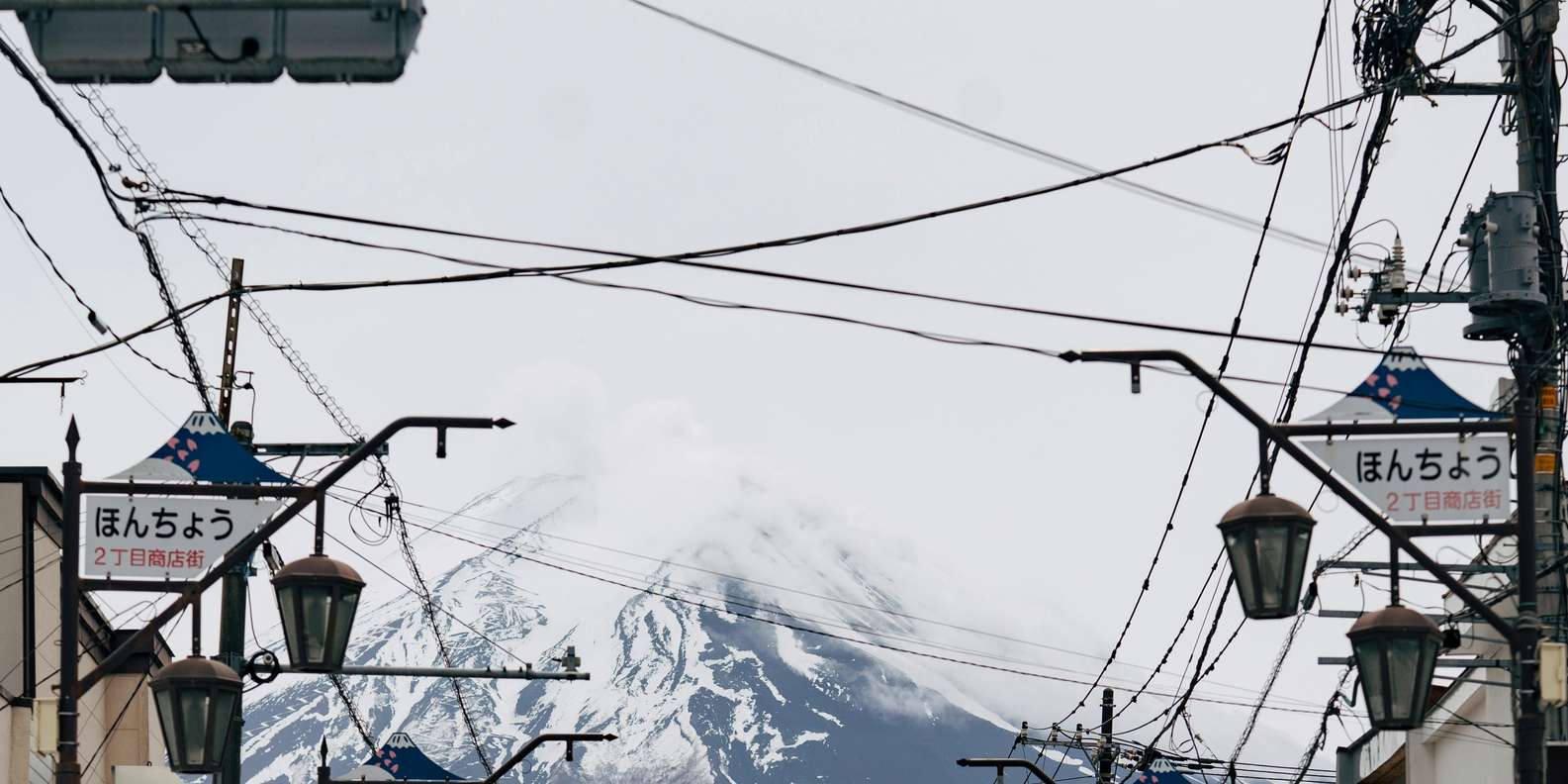 Mount Fuji summit with snow cap clear view — best time to visit from Tokyo