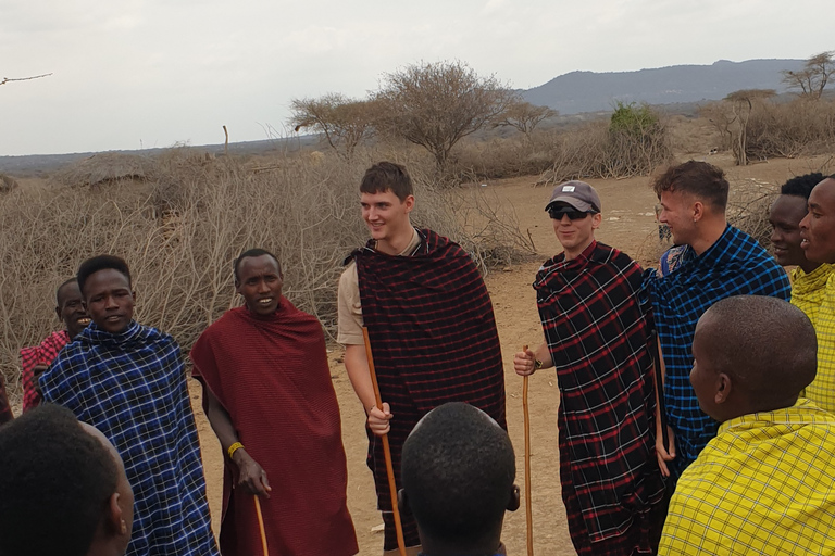 Maasai Boma Kulturerlebnis mit Mittagessen & GetränkenMaasai Boma-Abenteuer