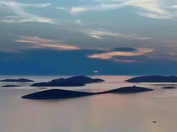 Zadar: Scenery, Oil, Wine, Food, History. Croatia in a day