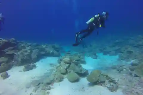 Alanya: 2 Guided Scuba Dives with Lunch and Hotel Transfers