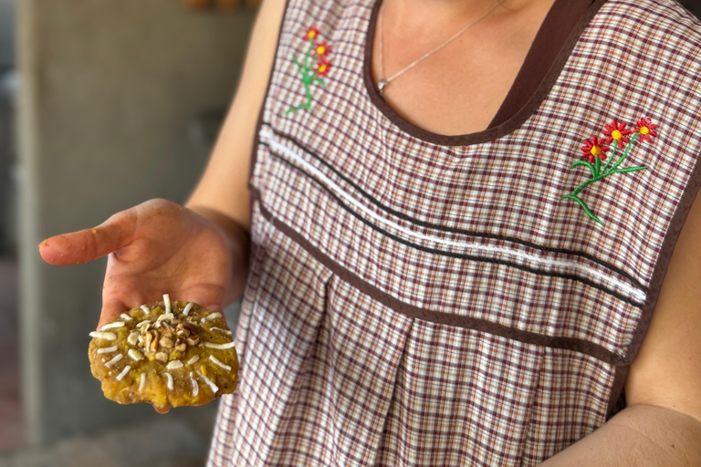 Oaxaca: Cooking Class with Market Tour and Mezcal Tasting