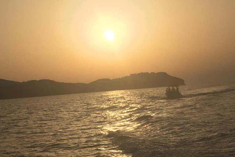 Agia Pelagia : Excursion en bateau à moteur au coucher du soleil avec boissons non alcoolisées