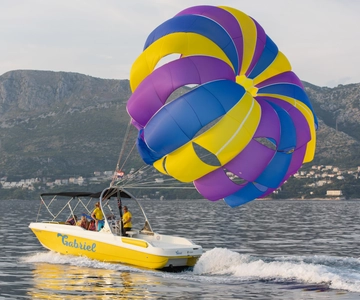 Cavtat: Parasailing