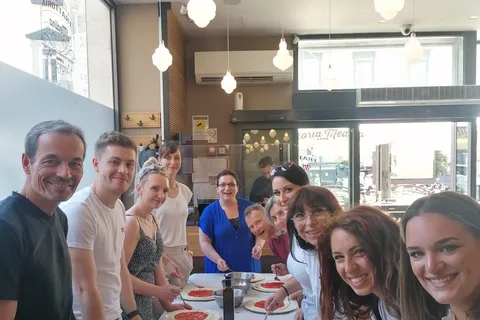 Cours de fabrication de pizzas à Naples : Expérience culinaire authentique