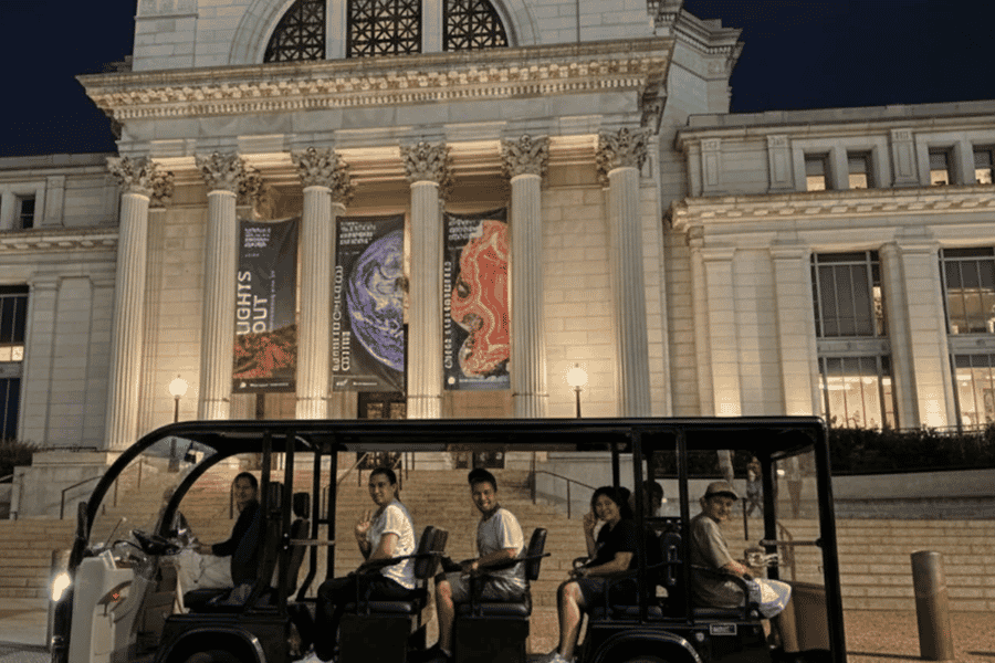 Washington, D.C.: Geschichte & Denkmäler – geführte Tour im Golfwagen bei Mondschein. Foto: GetYourGuide