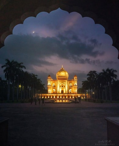 Delhi: Akshardham Temple, India Gate & Safdarjung Night Tour