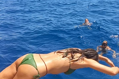 Larnaca: Mini crociera in sottomarino giallo con sosta per nuotare