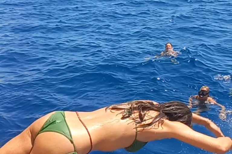 Larnaca: Mini crociera in sottomarino giallo con sosta per nuotare