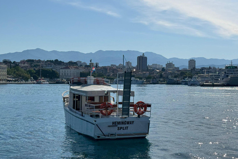 Passeio panorâmico de barco em Split com cerveja, vinho, sumos e mergulhoPasseio panorâmico dividido de barco com cerveja, vinho, sumos e mergulho