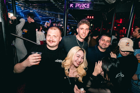 Tokyo Shinjuku: biglietto per il nightclub WARP e VIP (per stranieri)Pacchetto VIP Grand Cordon Duo