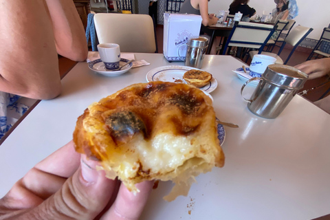 Lisbon: Vintage Electric Tuk-Tuk Guided Tour with Tastings