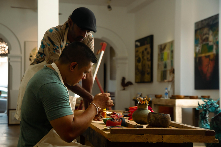 Galle: laboratorio di pittura tradizionale di maschereGalle: Laboratorio di pittura tradizionale di maschere