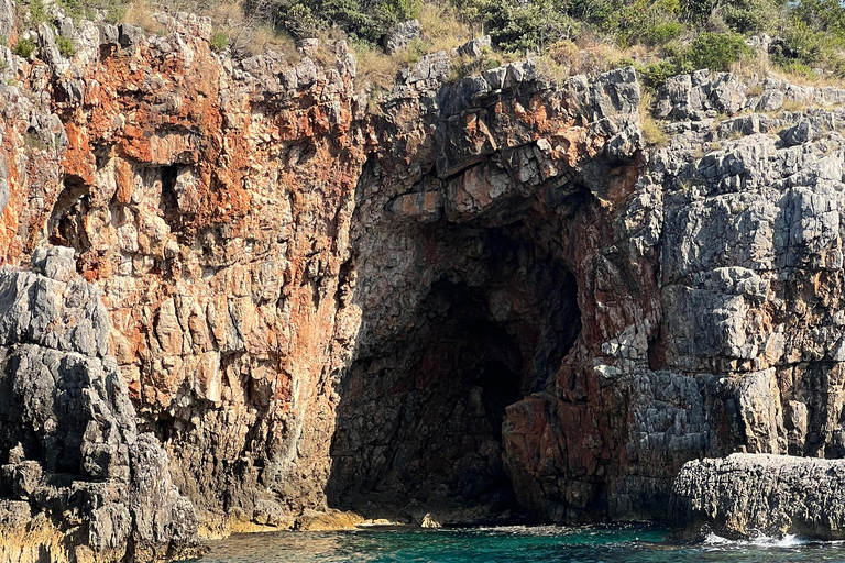 Azure Paradise : visite en bateau de la grotte bleue et de la baie de Kotor