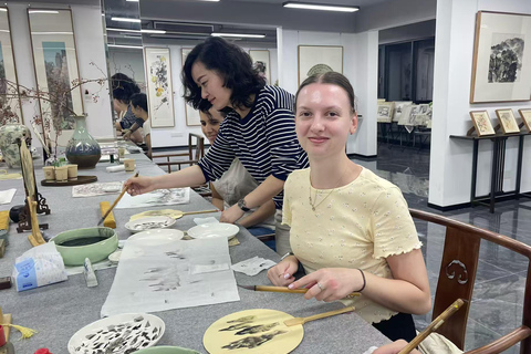 Zhangjiajie through the Brush: An Ink Painting Journey