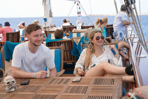 Marsa Alam: Pirates Premium Boat do zatoki żółwi z lunchem