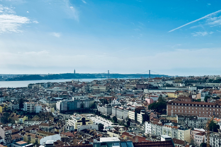 Lisbon: Old Town Sightseeing Tour by Tuk-Tuk