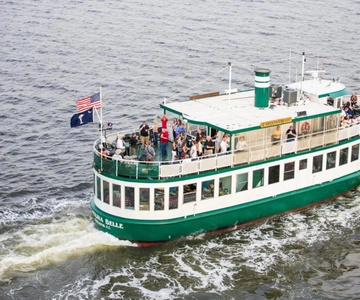 Charleston: Cruzeiro histórico no porto durante o dia ou ao pôr do sol