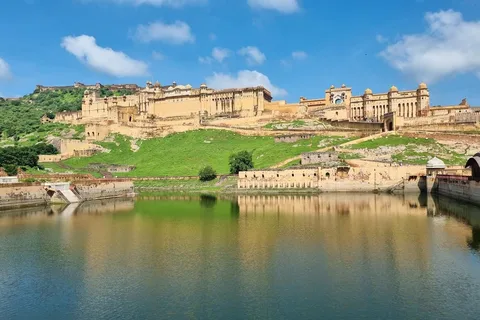 Jaipur: Amer Fort Guided Tour and Entry Ticket
