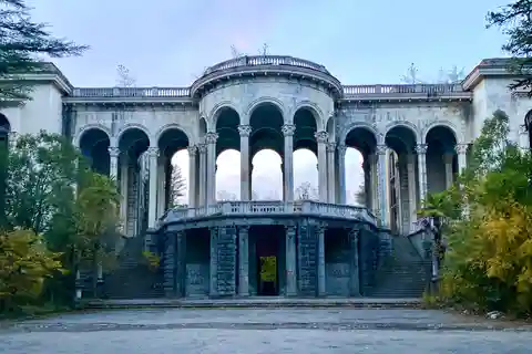 Escursione di 2 giorni a Kutaisi, Tskaltubo e Canyon da Tbilisi