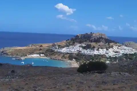 Rhodes : Transfert aller-retour en bus à Lindos avec temps libre