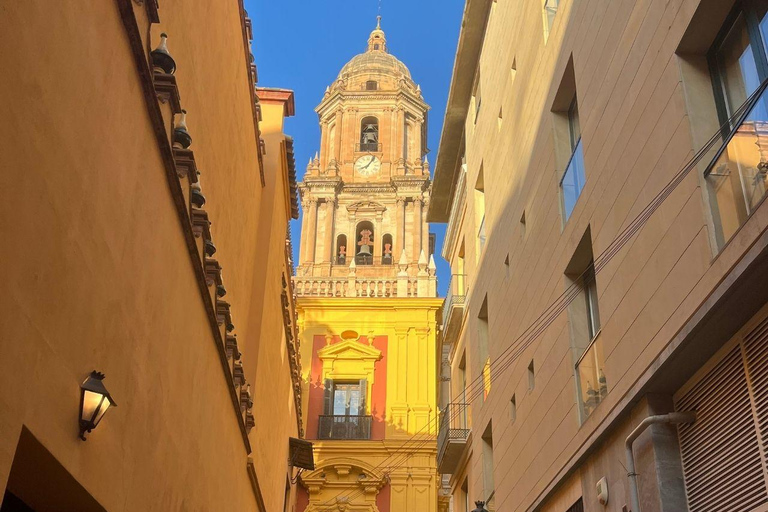 Málaga: Old Town Walking Tour & Local Life