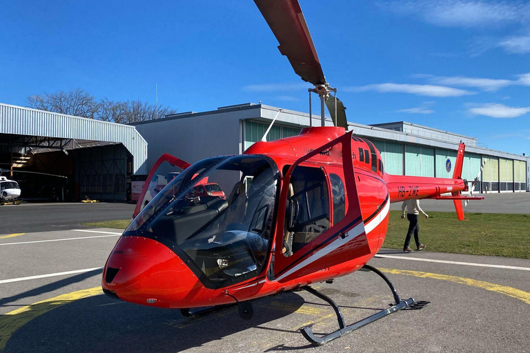 Bern: Exclusive Lakeland Helicopter-Tour for up to 4 People