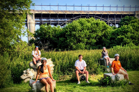 Toronto: Saturday Morning Market to Market Bicycle Tour