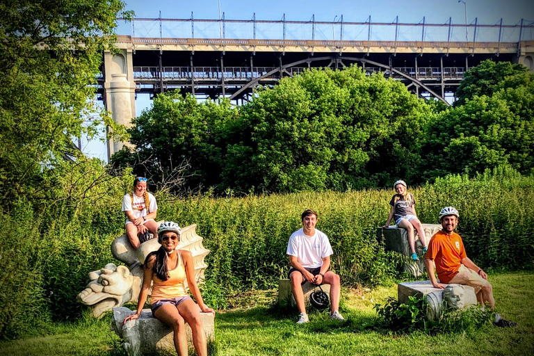 Toronto: Saturday Morning Market to Market Bicycle Tour