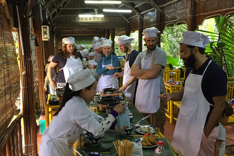 From Da Nang: Bay Mau Cooking Class, Basket Boat and market Eco Cooking Class with pick up from Hoi An