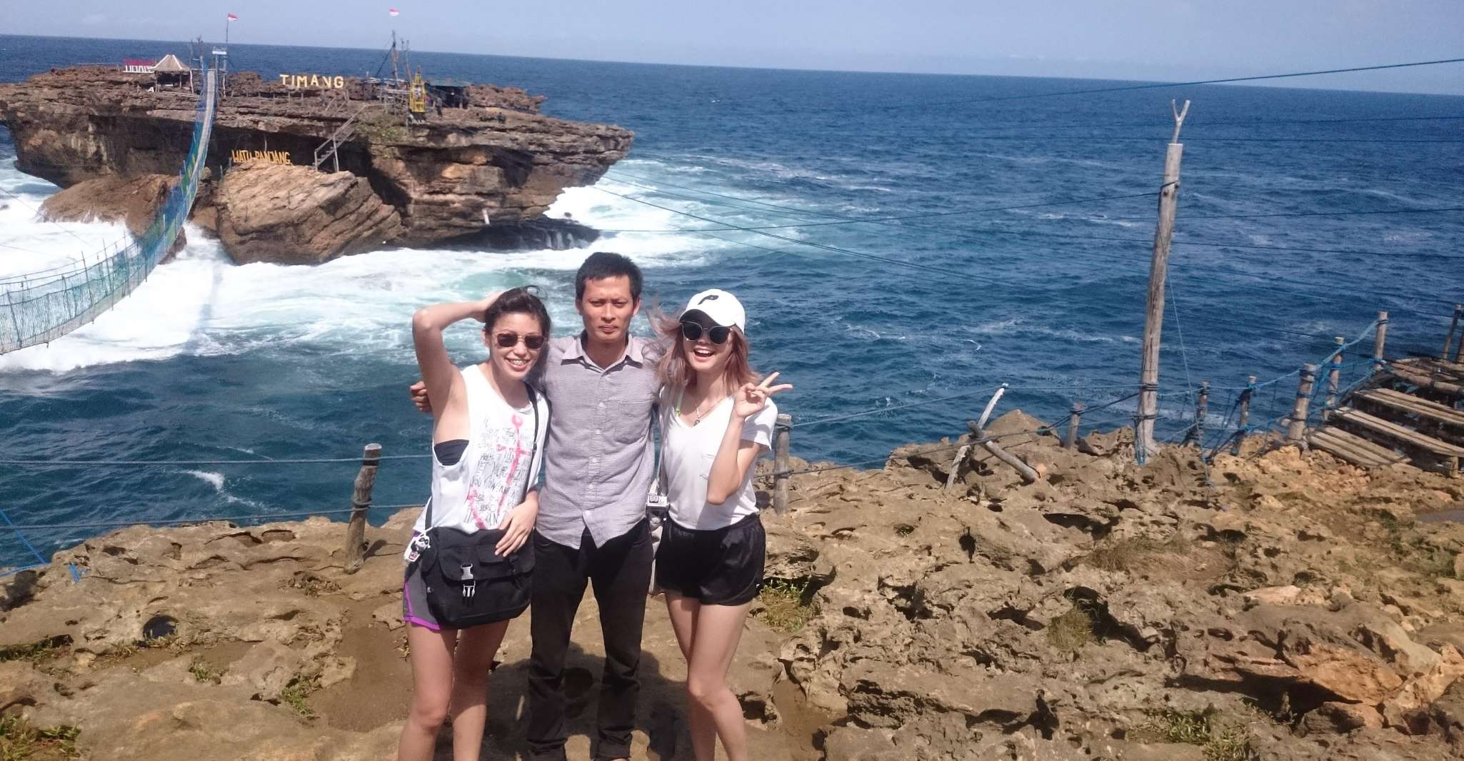 Increíblemente Jombblang Cave y Gandola Timang Beach - Housity